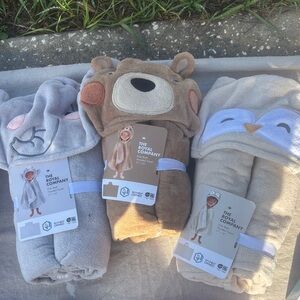 The Royal Company Animal Hooded Towels. - set of 3